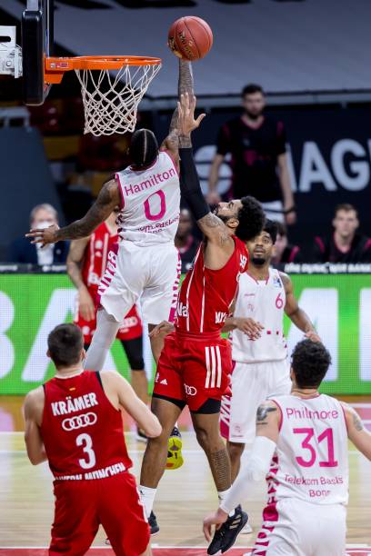 中国女排必 中国女排必